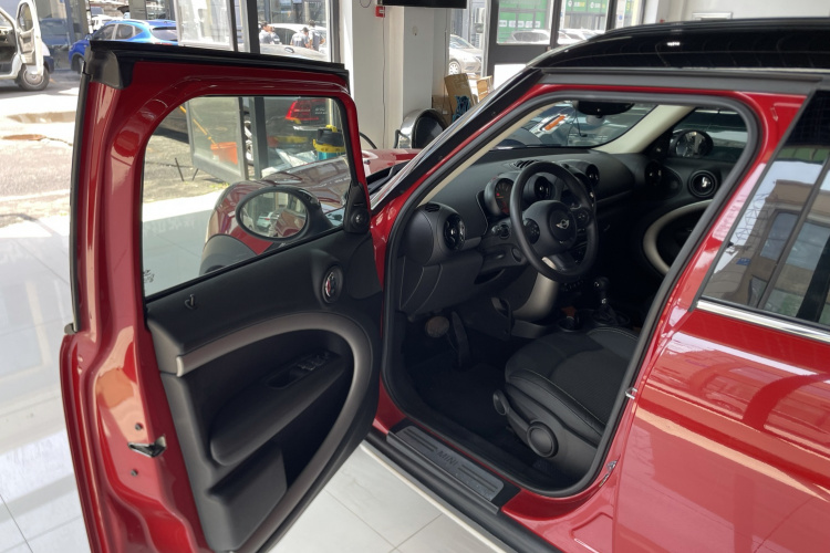 MINI Countryman 2016款 1.6T COOPER ALL4 Fun装备控中控内饰20