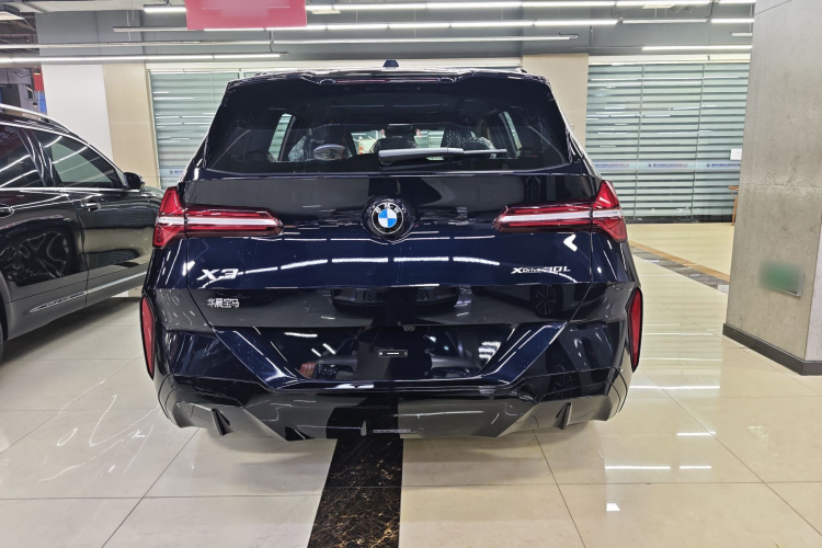 宝马X3 2025款 xDrive30L 尊享型 M运动曜夜套装车身外观6003