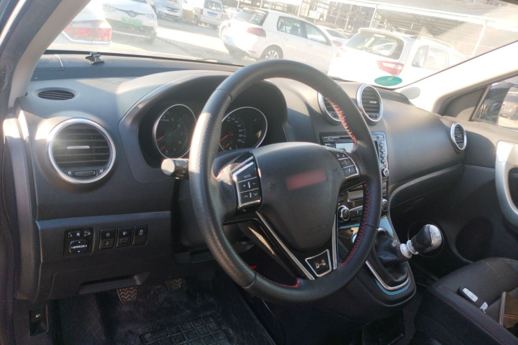 哈弗H6 2014款 升级版 1.5T 手动两驱精英型中控内饰12