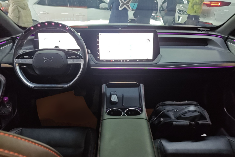 小鹏P7 2023款 P7i 702 Pro中控内饰7002