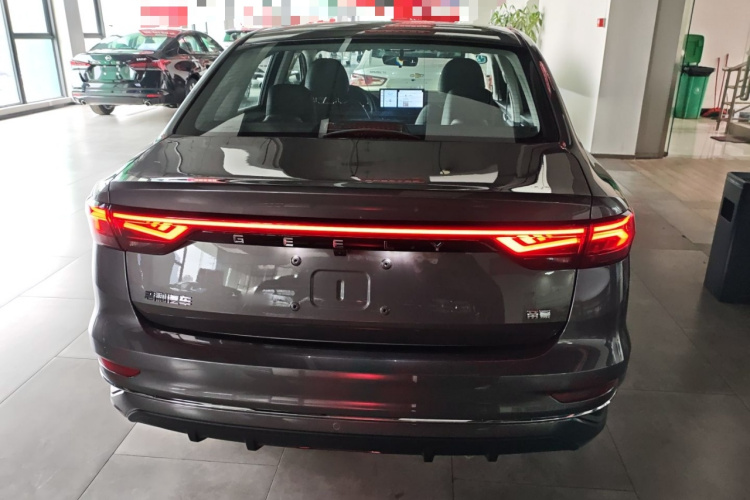 吉利汽车 帝豪 2026款 第4代 400万纪念款 1.5L CVT超越型车身外观6004