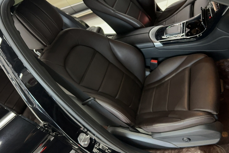 奔驰GLC 2021款 GLC 260 L 4MATIC 动感型局部细节41