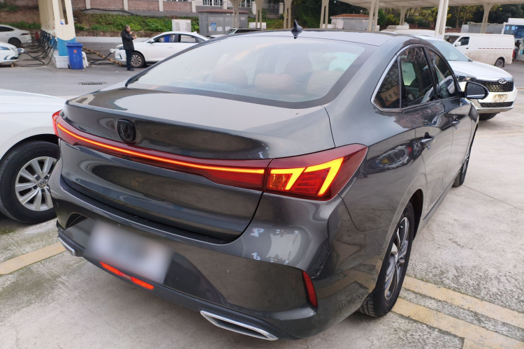 长安 逸动 2022款 PLUS 蓝鲸NE 1.4T GDI DCT尊贵版车身外观6005