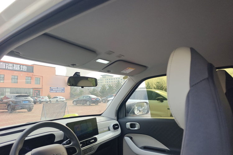 吉利银河 2025款 210km 熊猫骑士中控内饰22
