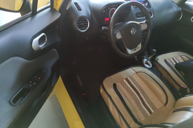 名爵3 2014款 1.3L AMT舒适版中控内饰20