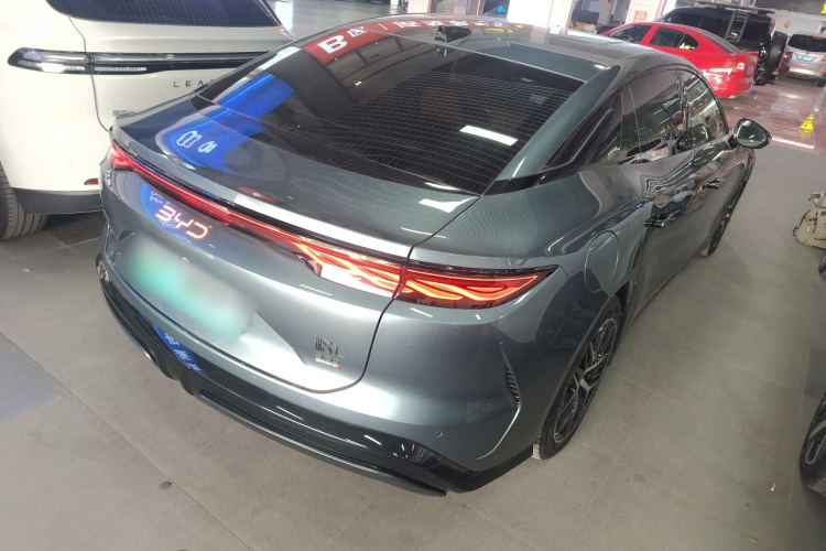 比亚迪 汉L 2025款 DM-p 四驱激光雷达旗舰型车身外观6005