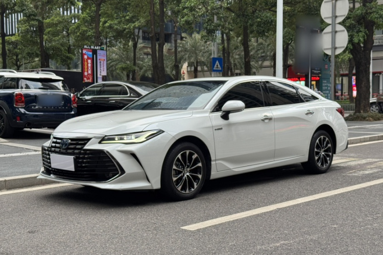 丰田 亚洲龙 2023款 双擎 2.5L 豪华版车身外观1