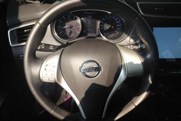 日产 奇骏 2015款 2.0L CVT舒适MAX版 2WD局部细节13