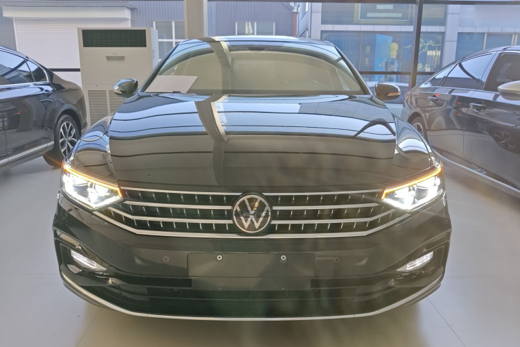 大众 迈腾 2025款 众享款 330TSI DSG豪华型车身外观6001