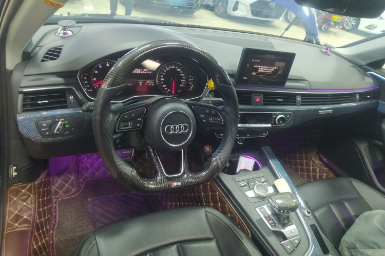 奥迪A4L 2018款 30周年年型 40 TFSI 进取型中控内饰12