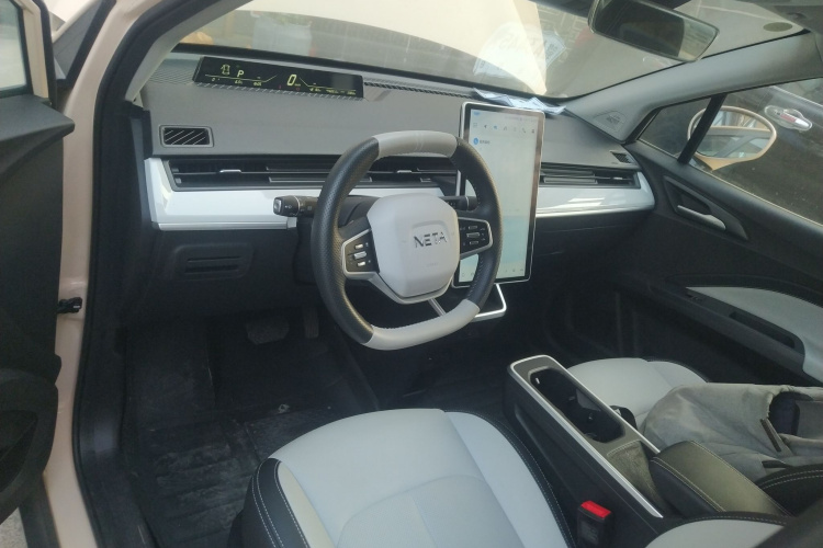 哪吒汽车 哪吒AYA 2023款 401中控内饰7002