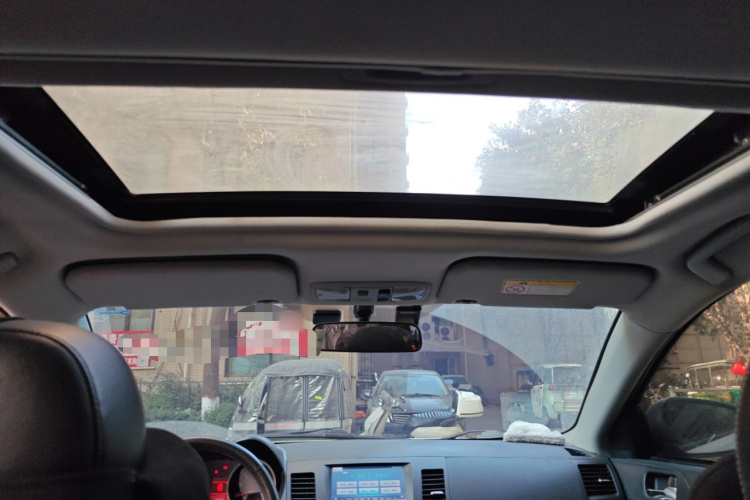 三菱 翼神 2016款 1.8L 手动黑白复刻版中控内饰22