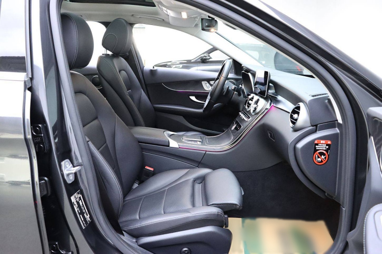 奔驰C级(进口) 2020款 改款 C 260 旅行轿车中控内饰7002