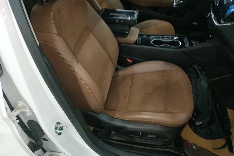 别克 君威 2023款 552T 智享型局部细节41