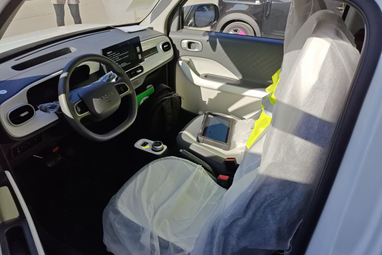 吉利银河 熊猫 2025款 210km 元气熊中控内饰19