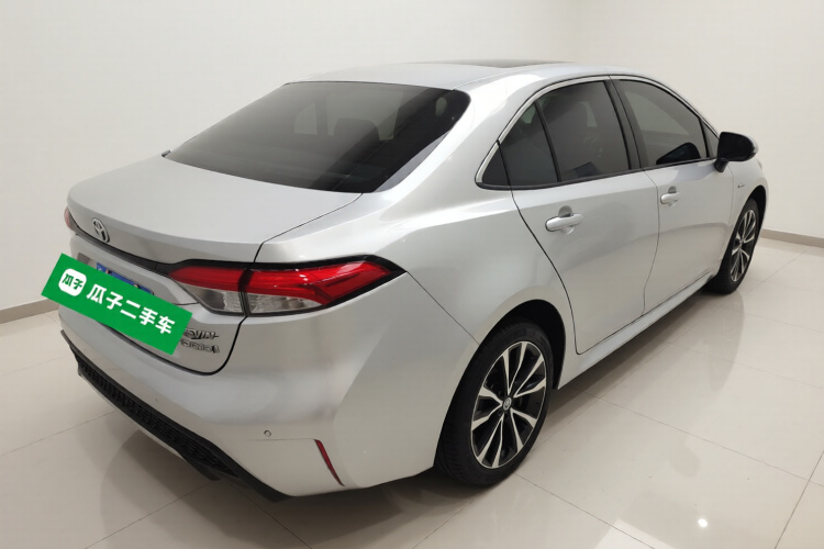 丰田 雷凌 2021款 双擎 1.8H E-CVT运动版车身外观7