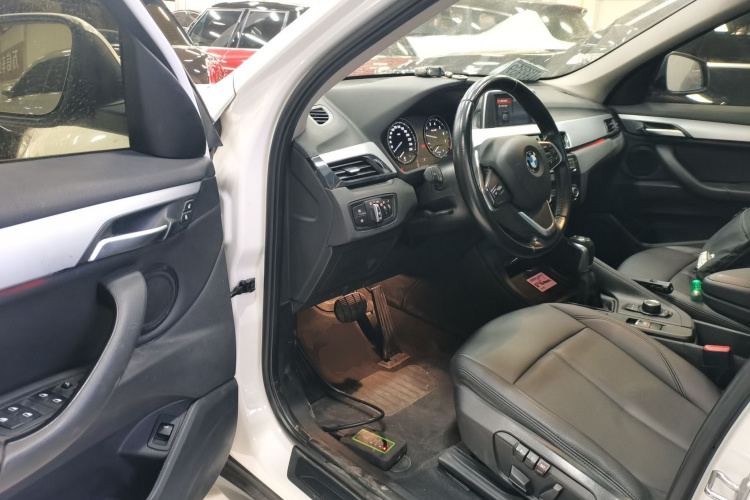 宝马X1 2019款 sDrive18Li 时尚型中控内饰20