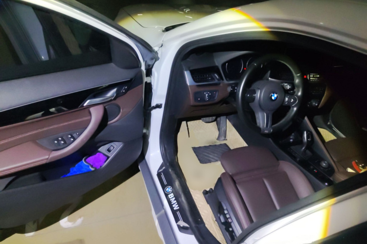宝马X2 2020款 sDrive25i 领先型M越野套装中控内饰20