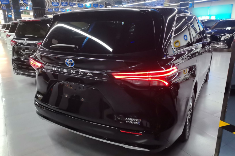 丰田 赛那SIENNA 2021款 2.5L混动 尊贵版车身外观6005