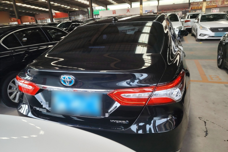 丰田 凯美瑞 2023款 双擎 2.5HG 豪华版车身外观6