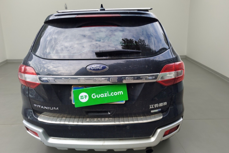 福特 撼路者 2017款 2.0T 汽油自动四驱旗舰版 7座车身外观6