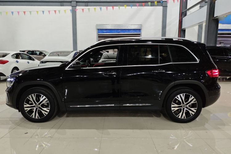 奔驰GLB 2024款 改款 GLB 220 动感型车身外观6003