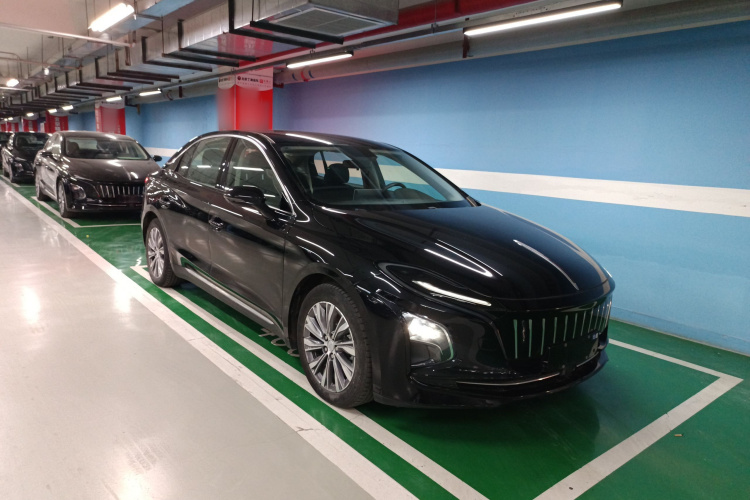 红旗E-QM5 2022款 431km 充电乐享版车身外观6002