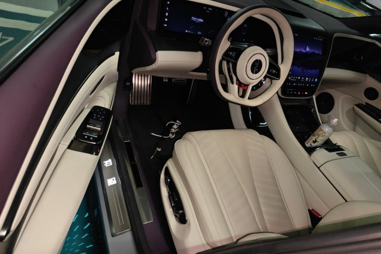 仰望U7 2025款 EV 五座豪华版中控内饰20