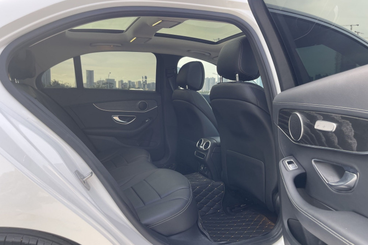 奔驰C级 2021款 C 260 L 运动版中控内饰7003