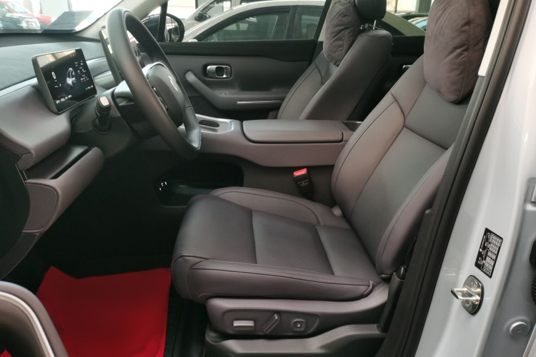 零跑汽车 零跑C16 2026款 增程 280激光雷达智尊版 6座局部细节19