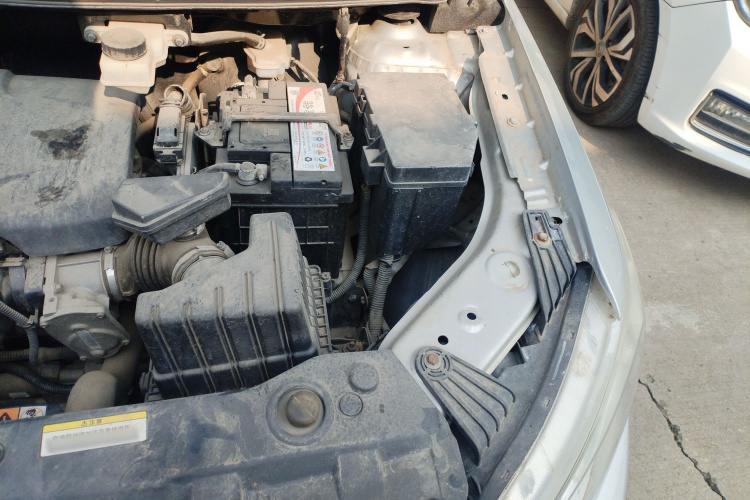 东风风神AX3 2016款 1.5L 自动尚酷型机舱底盘26