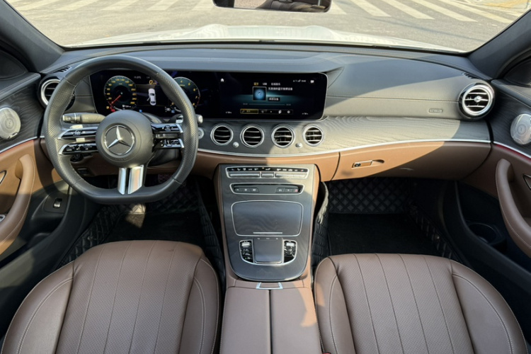 奔驰E级(进口) 2023款 E 300 时尚型运动版局部细节16