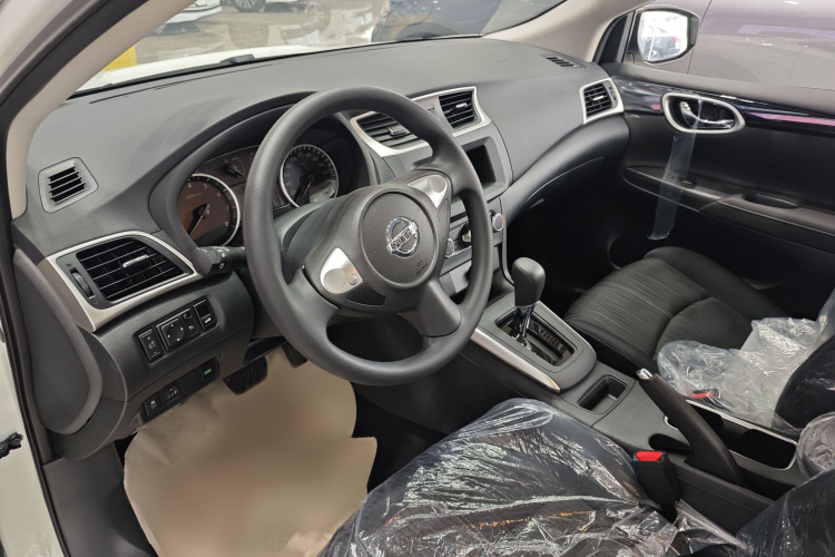 日产 轩逸 2024款 经典 1.6XE CVT舒适版中控内饰7002