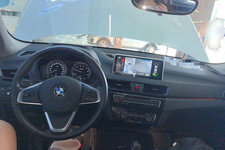 宝马X1 2018款 sDrive18Li 时尚型中控内饰12
