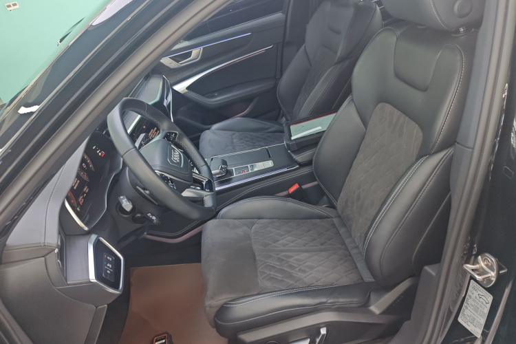 奥迪A6L 2024款 55 TFSI quattro 尊享动感型中控内饰19