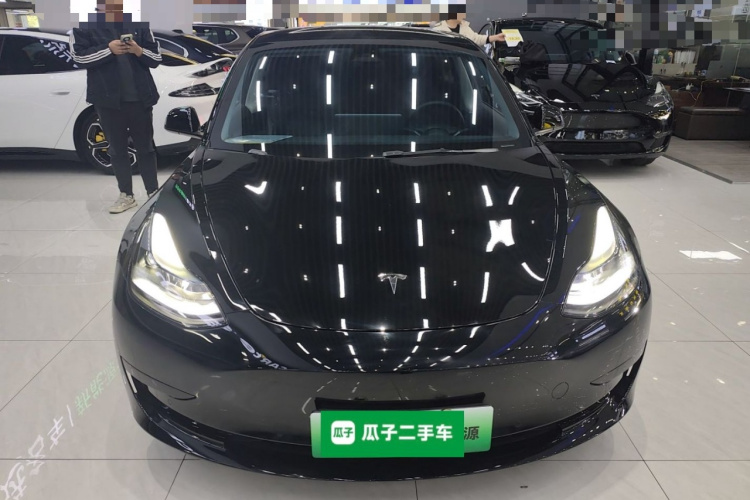 特斯拉 Model 3 2022款 后轮驱动版车身外观2