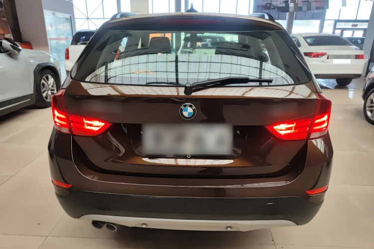 宝马X1 2014款 sDrive18i 领先型车身外观6