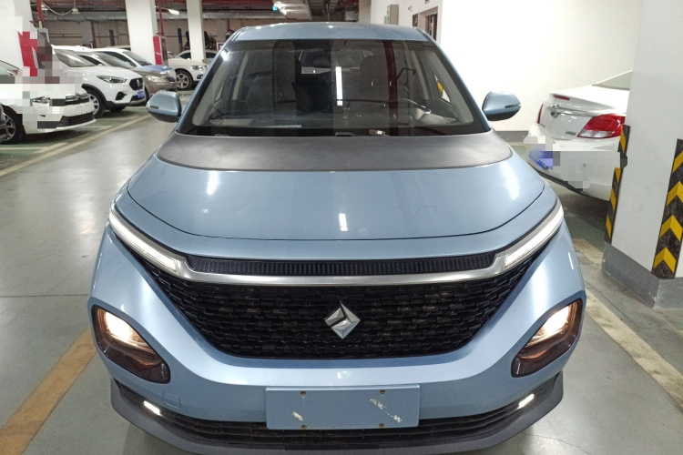宝骏RM-5 2019款 1.5L CVT 24小时在线精英型 7座车身外观2