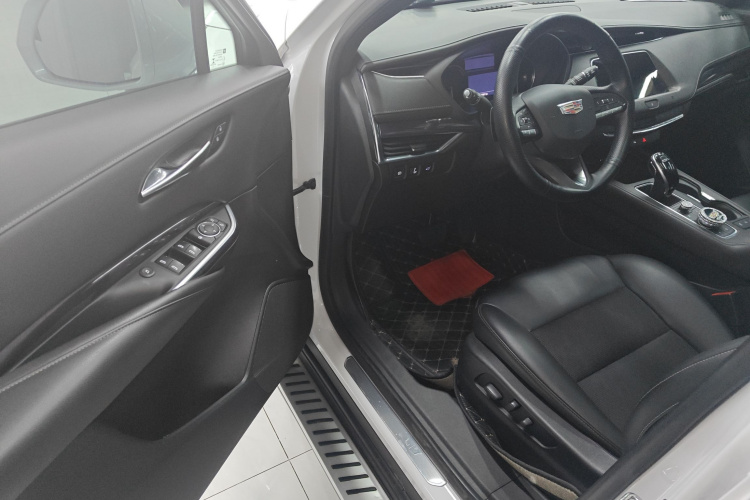 凯迪拉克XT4 2021款 28T 两驱技术型中控内饰20