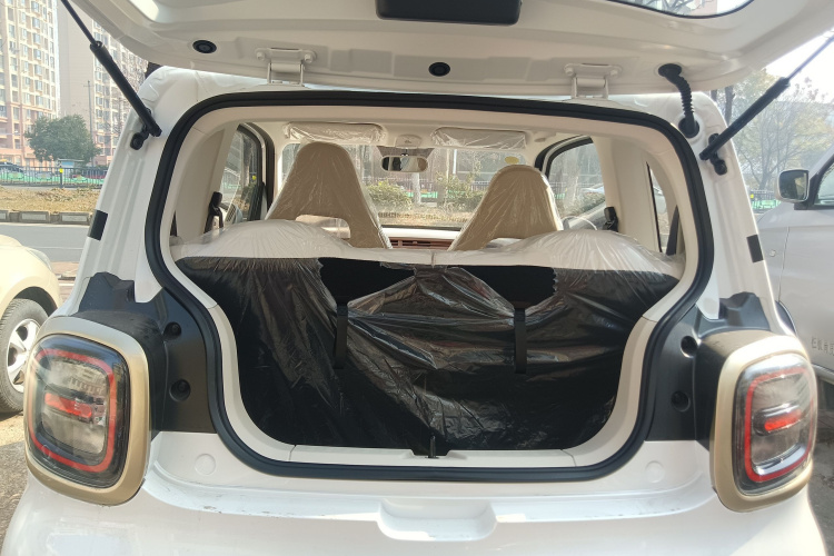 奔腾小马 2026款 222km 炫彩马机舱底盘23