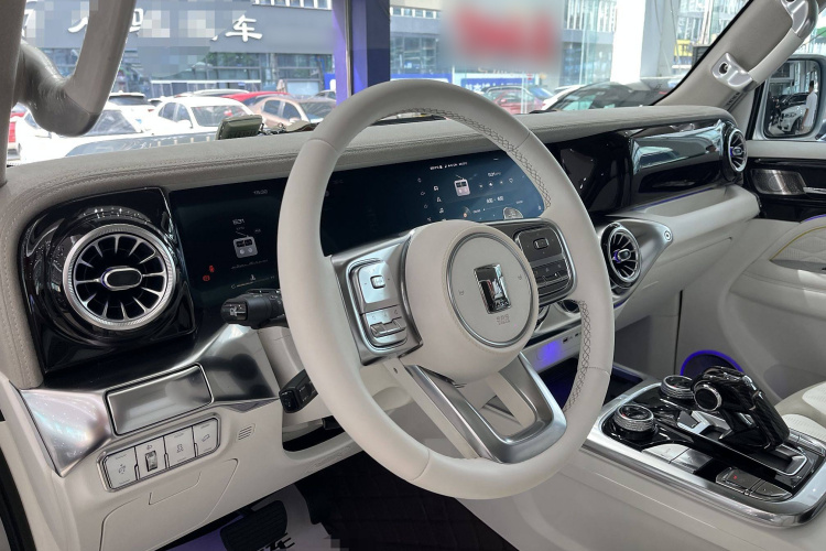 超境汽车 共创坦克300 2021款 2.0T 赛博坦克中控内饰7011