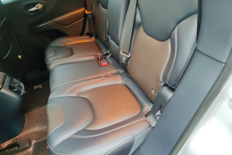 Jeep 自由光 2016款 2.4L 领先版中控内饰21