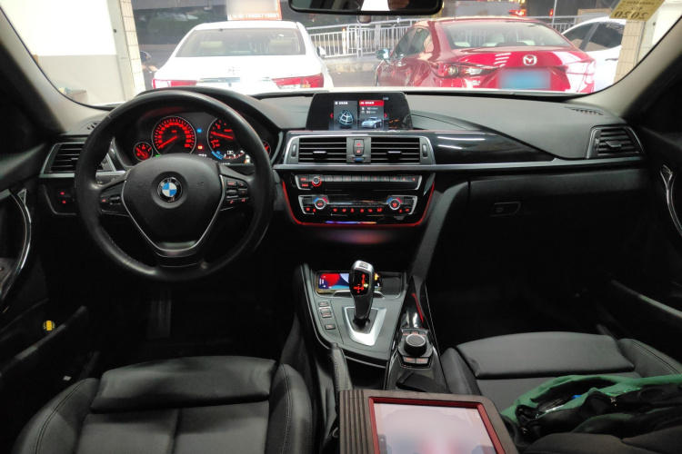 宝马3系 2018款 320Li 时尚型中控内饰7002