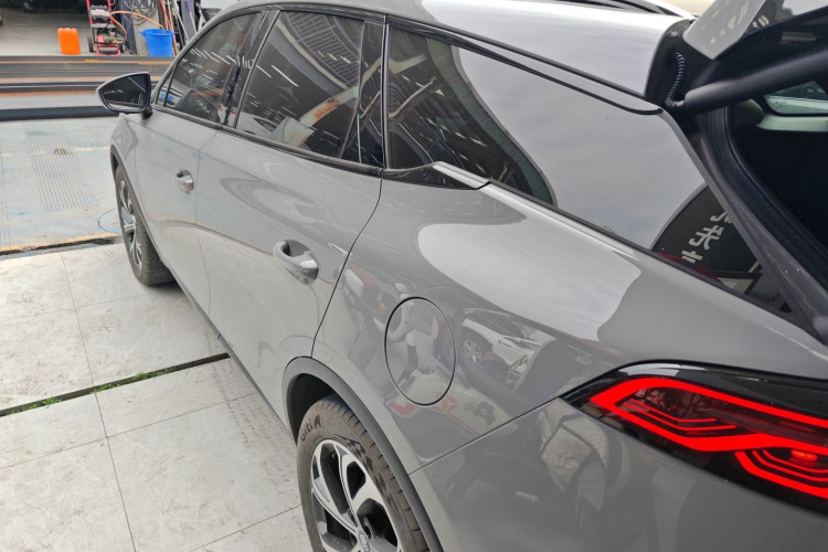 比亚迪 唐新能源 2025款 DM-i 115KM 旗舰型车身外观4