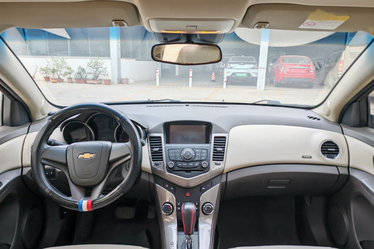 雪佛兰 科鲁兹 2015款 1.5L 经典 SE AT中控内饰7001