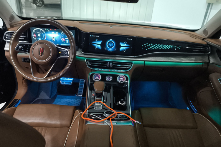 红旗H9 2020款 改款 2.0T 智联旗畅版中控内饰7002