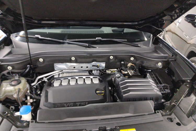 大众 途昂 2023款 530 V6 四驱尊崇旗舰版机舱底盘24