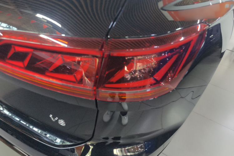 大众 途锐  3.0TSI 锐享版 曜黑运动套装车身外观6006