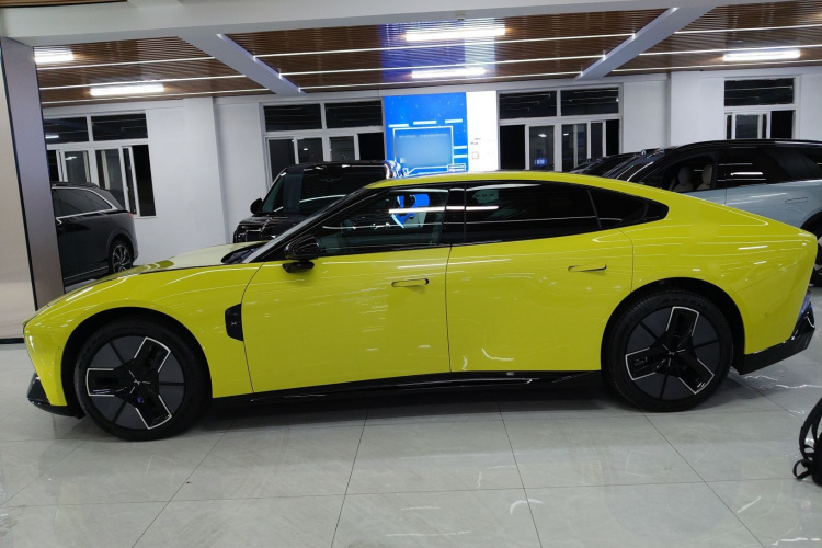 小鹏P7 2025款 702 长续航 Ultra车身外观4