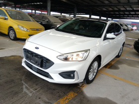 福特 福克斯 2020款 三厢 EcoBoost 180 自动锋潮型